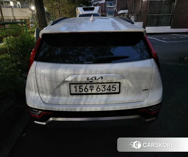 Kia Di Ol Nu Niro 2025 Белый из Кореи, фото 4
