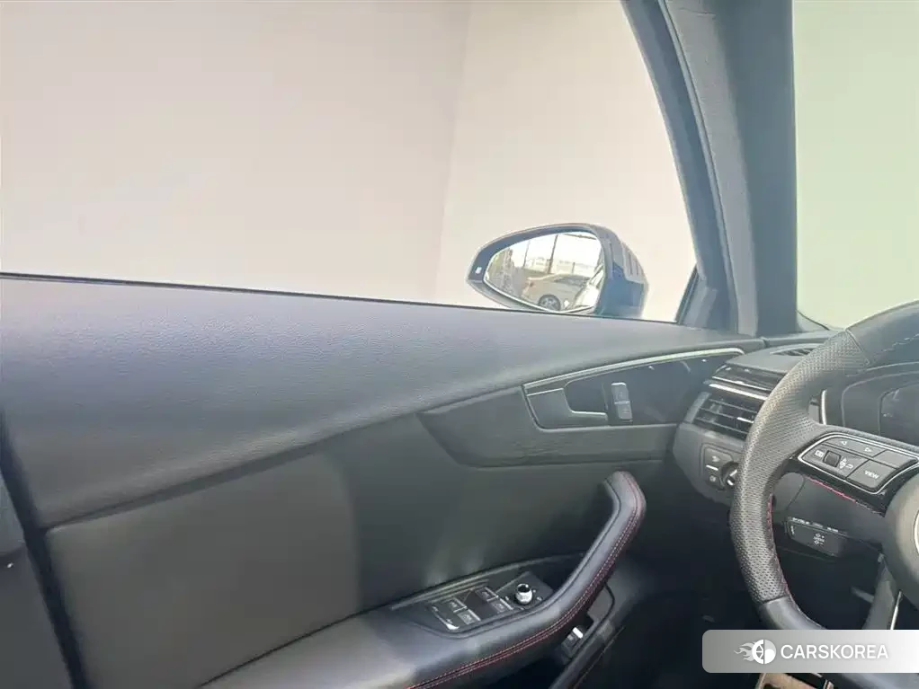 Audi A4L id 4617120 из Китая 11