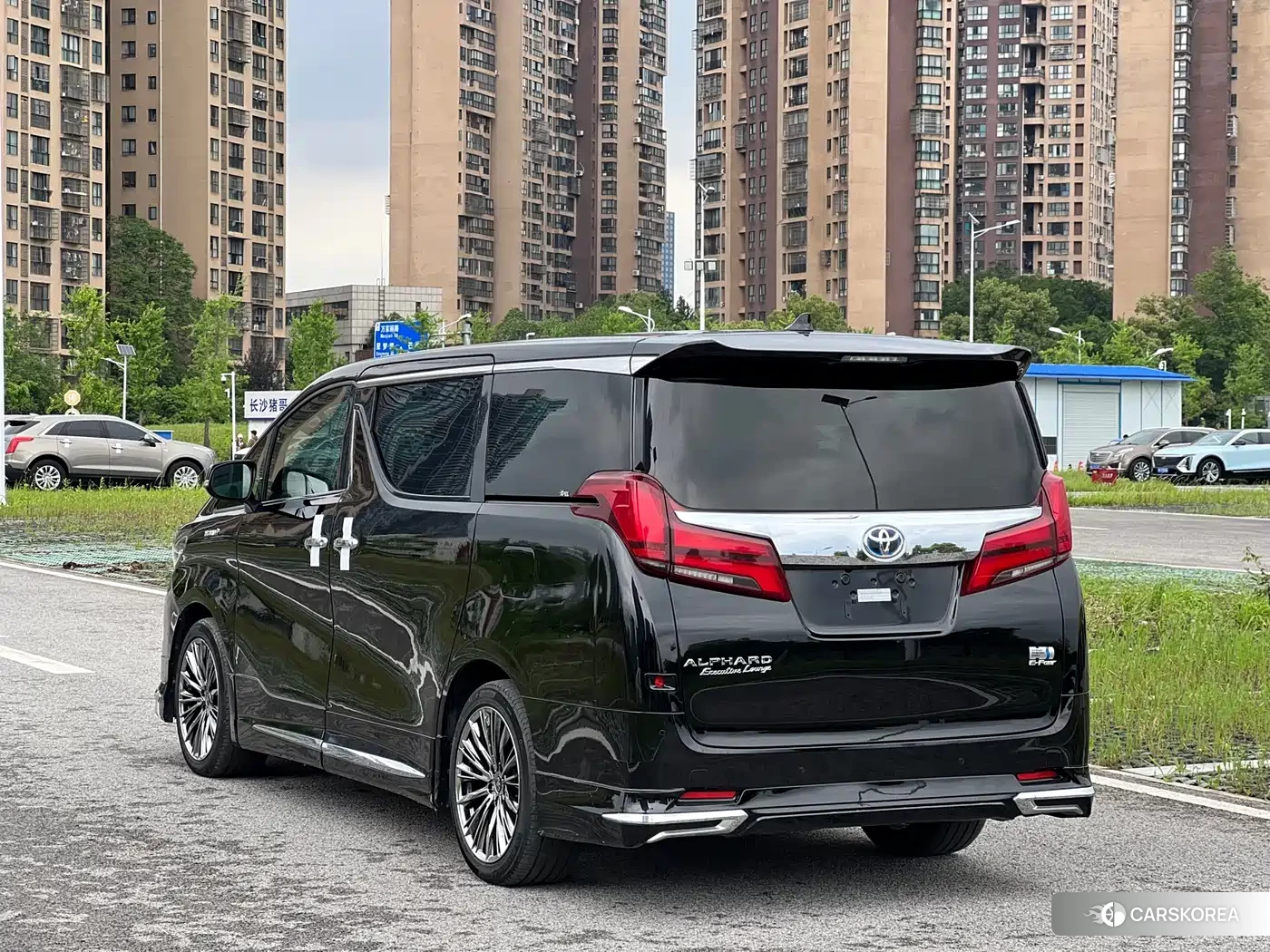 Toyota Elfa 2022 Черный из Китая, фото 4