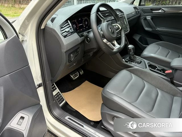 Volkswagen Tiguan L id 4215588 из Китая 12
