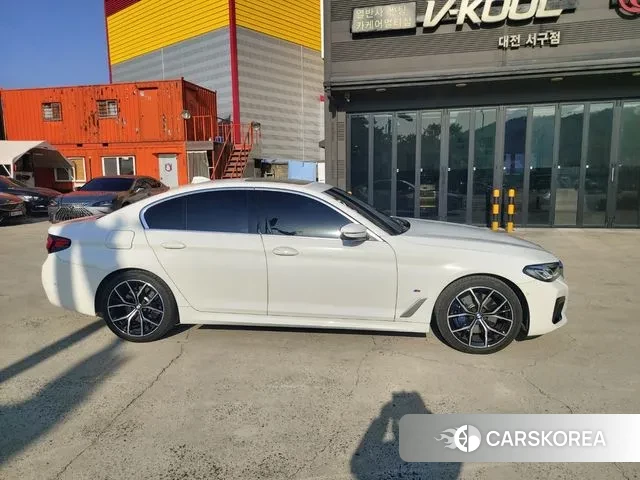 BMW 5 Series (G30) id 3581545 из Кореи 14