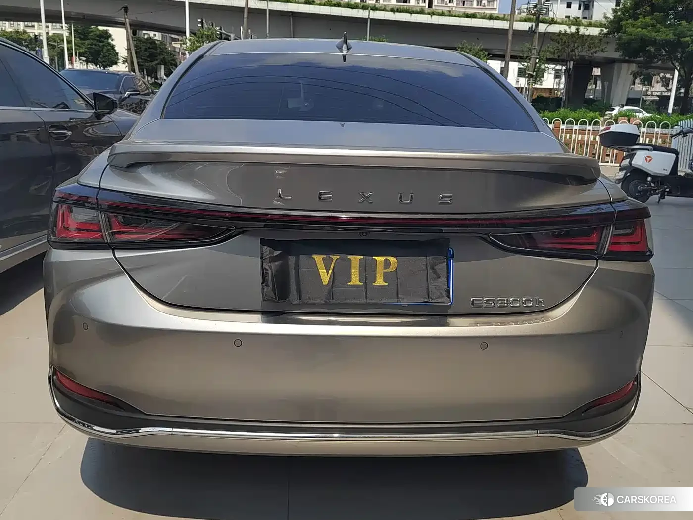 Lexus ES 2025 Silver/gray из Китая, фото 4