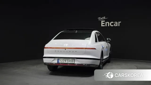 Hyundai Grandeur Hybrid (GN7) id 3022018 из Кореи 14