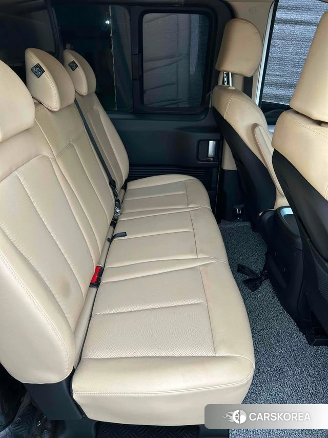 Hyundai Staria 2023 Белый из Кореи, фото 4