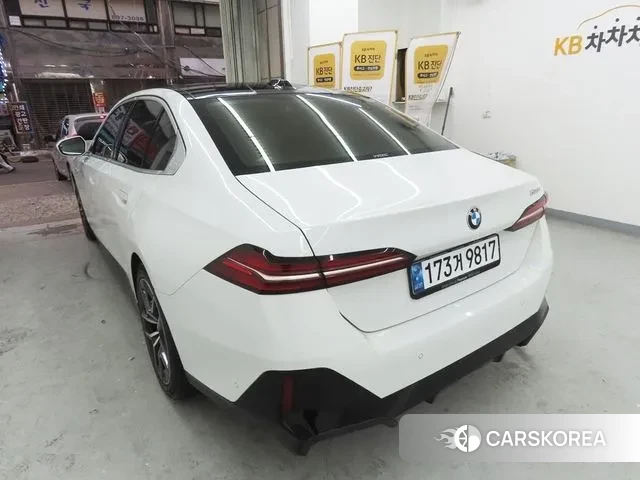 BMW 5 Series (G60) id 3570583 из Кореи 14