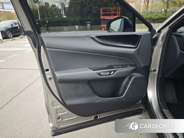 Lexus NX id 4240126 из Китая 15
