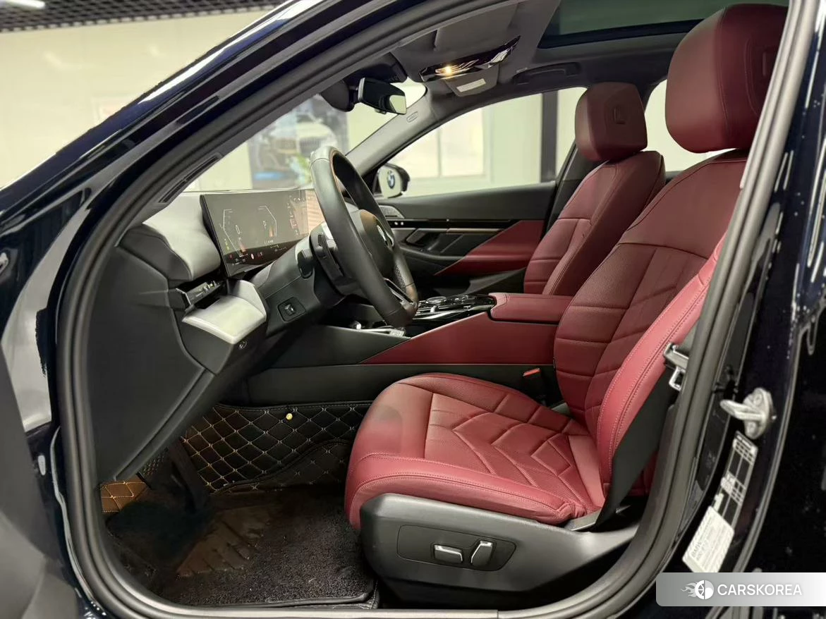 BMW 5 series 2024 Черный из Китая, фото 4
