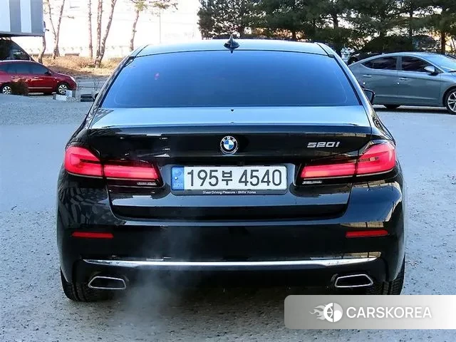 BMW 5 Series (G30) id 3606411 из Кореи 14