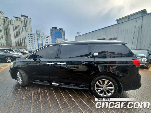 Kia The New Carnival id 2491604 из Кореи 14