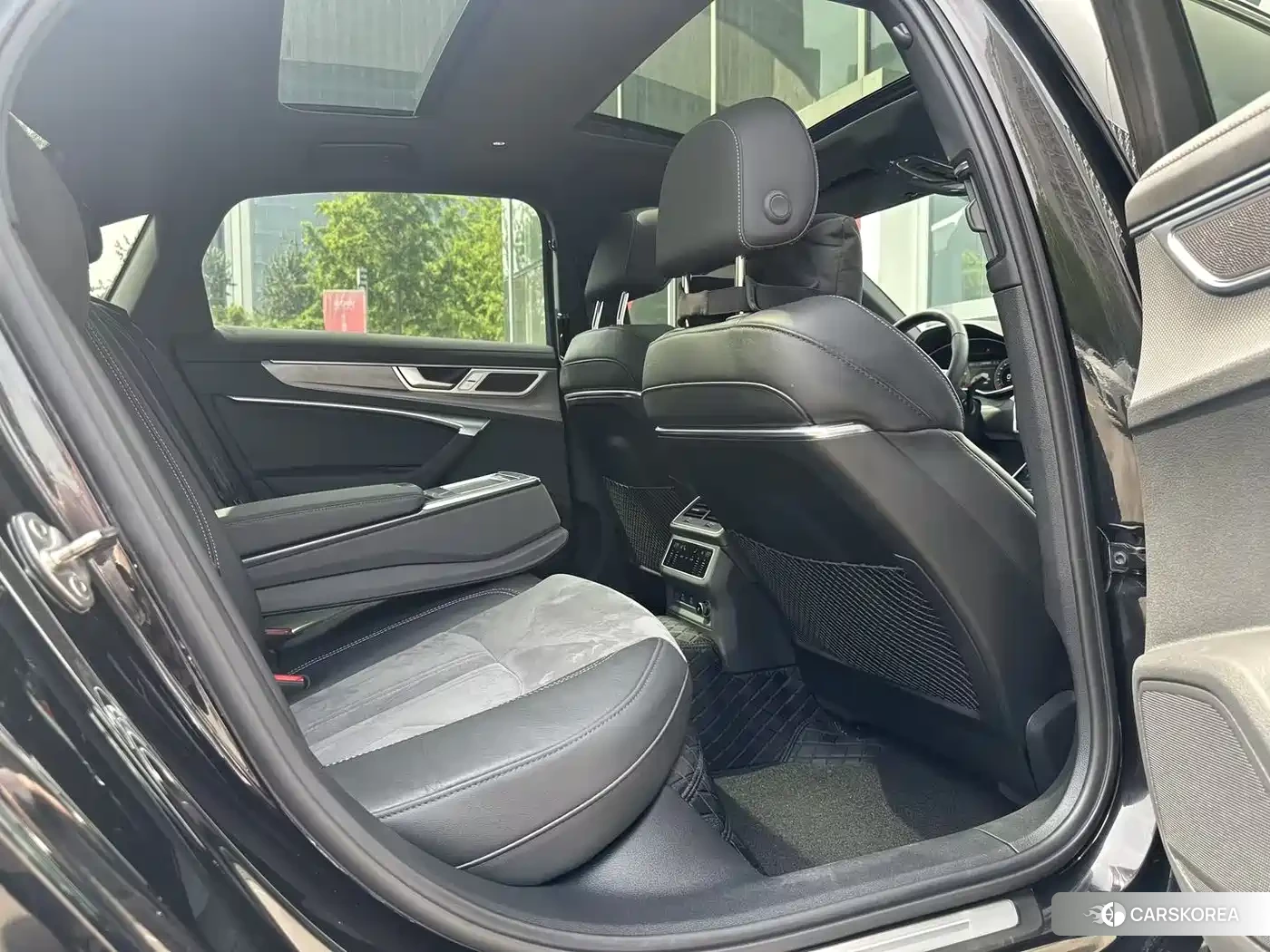 Audi A6L id 4545742 из Китая 14