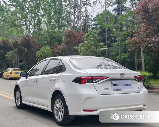 Toyota Corolla 2023 Белый из Китая, фото 5
