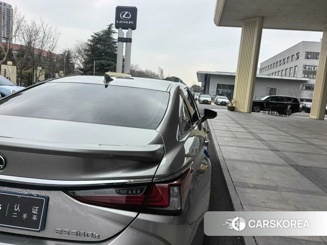 Lexus ES id 4290664 из Китая 11