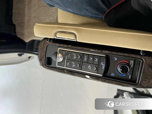 Toyota Elfa id 4258043 из Китая 8