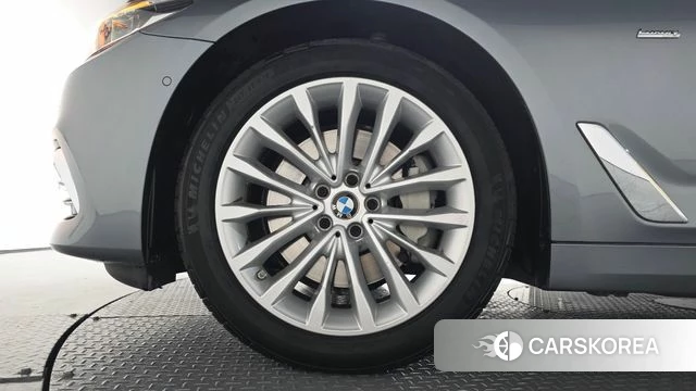 BMW 5 Series (G30) id 4642886 из Кореи 27