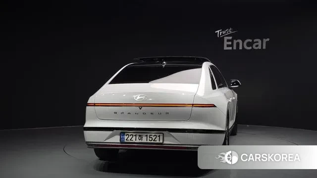 Hyundai Grandeur (GN7) id 3273021 из Кореи 14