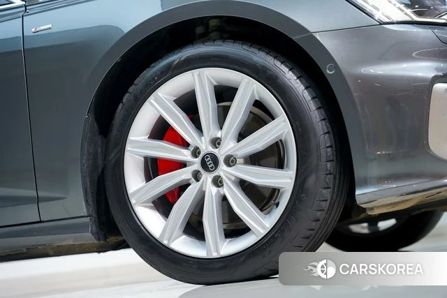 Audi A6L id 4301139 из Китая 14