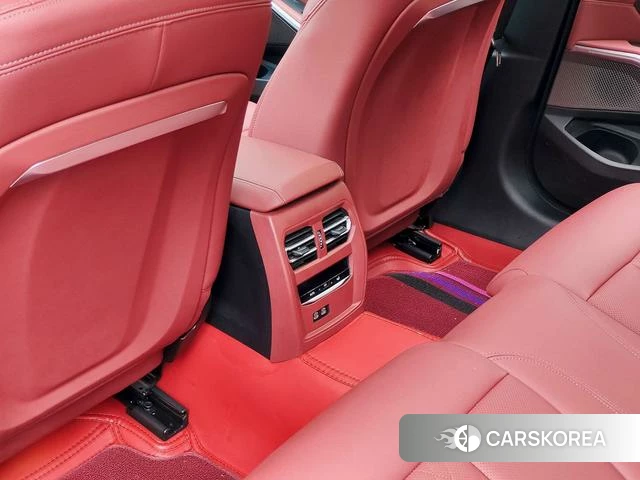 BMW 3 series 2024 Белый из Китая, фото 4