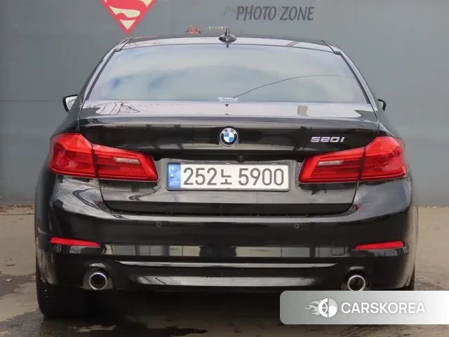 BMW 5 Series (G30) id 3778722 из Кореи 14