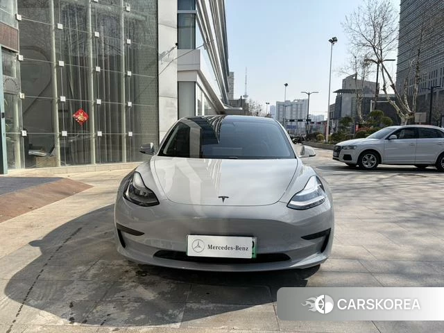 Tesla Model 3 2020 Серебристо-серый из Китая, фото 4