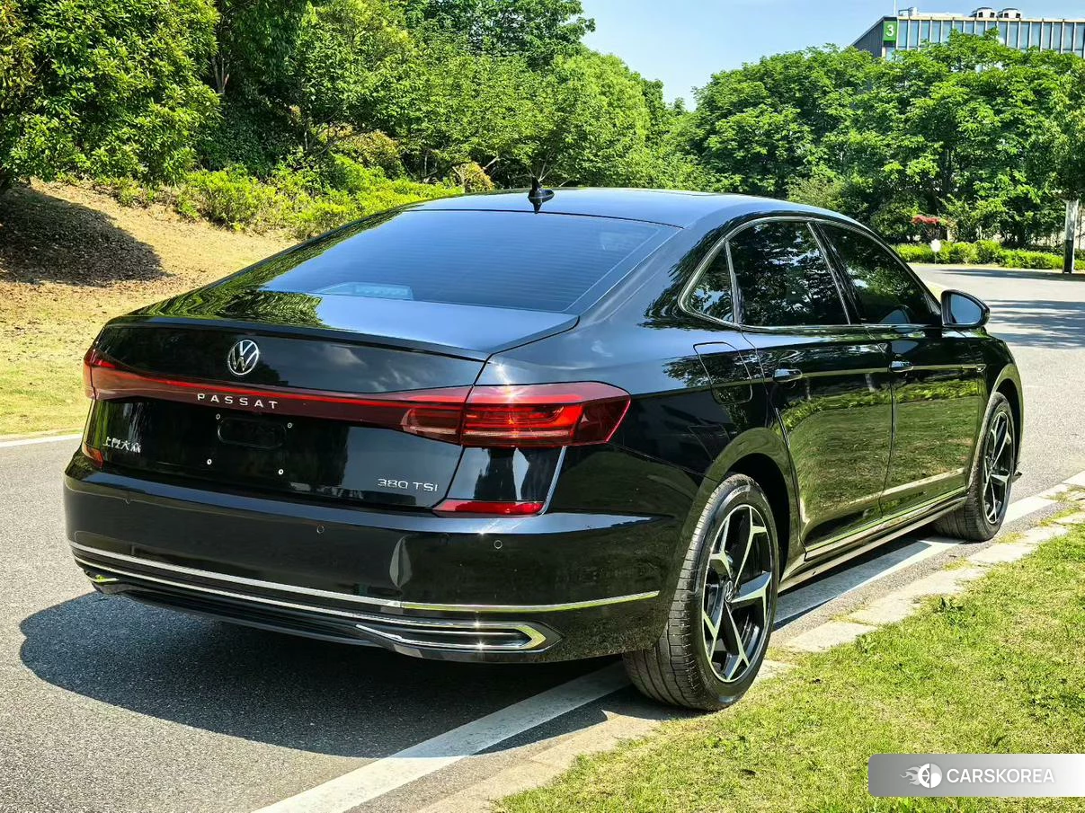 Volkswagen Passat 2025 Черный из Китая, фото 4