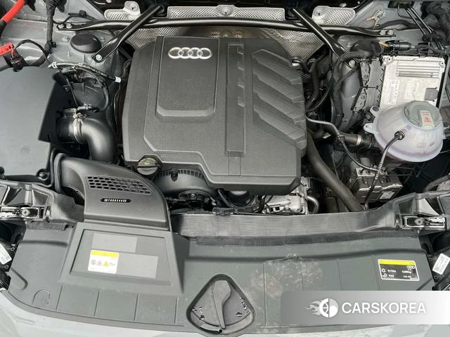 Audi Q5L 2024 Серебристо-серый из Китая, фото 4
