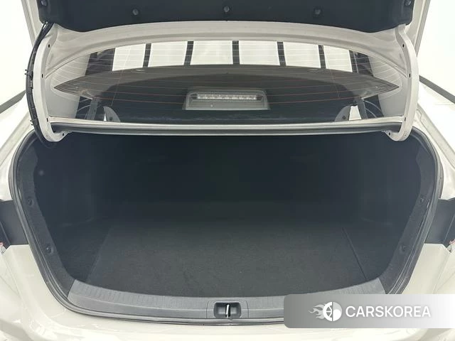 Toyota Corolla id 4367057 из Китая 10