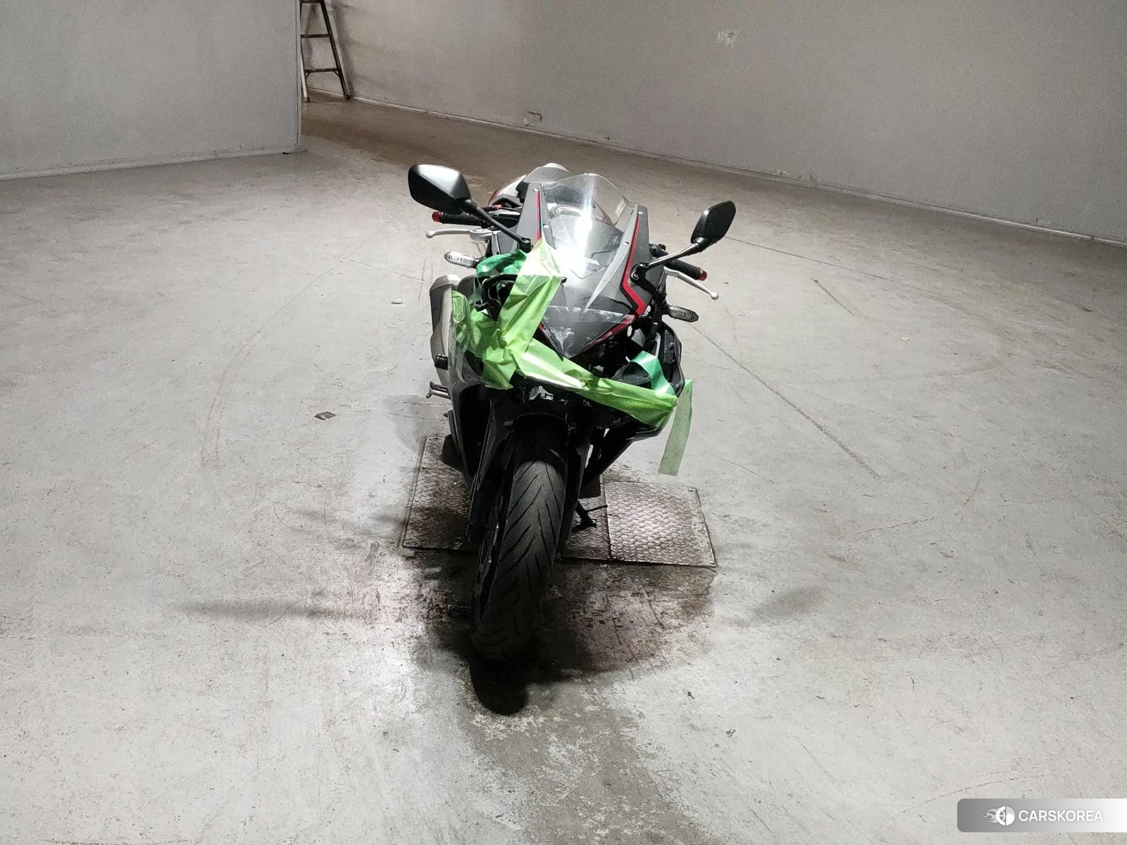 Проданный Honda CBR400R id 4193002 из Японии, фото 2