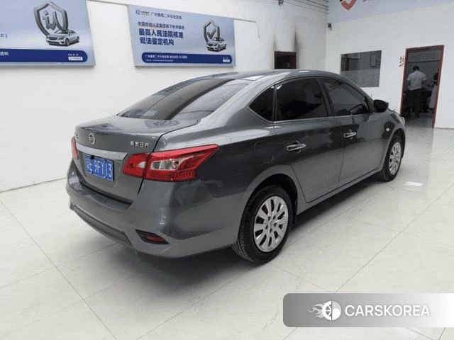 Nissan Xuan Yi 2021 Серебристо-серый из Китая, фото 4