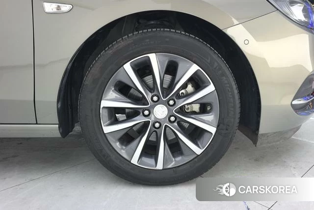 Buick GL6 id 4235859 из Китая 11
