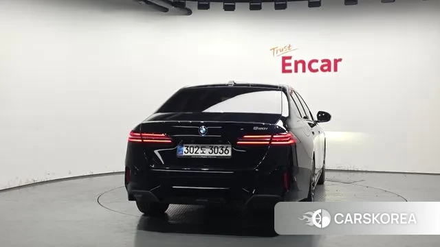 BMW 5 Series (G60) id 3359372 из Кореи 14