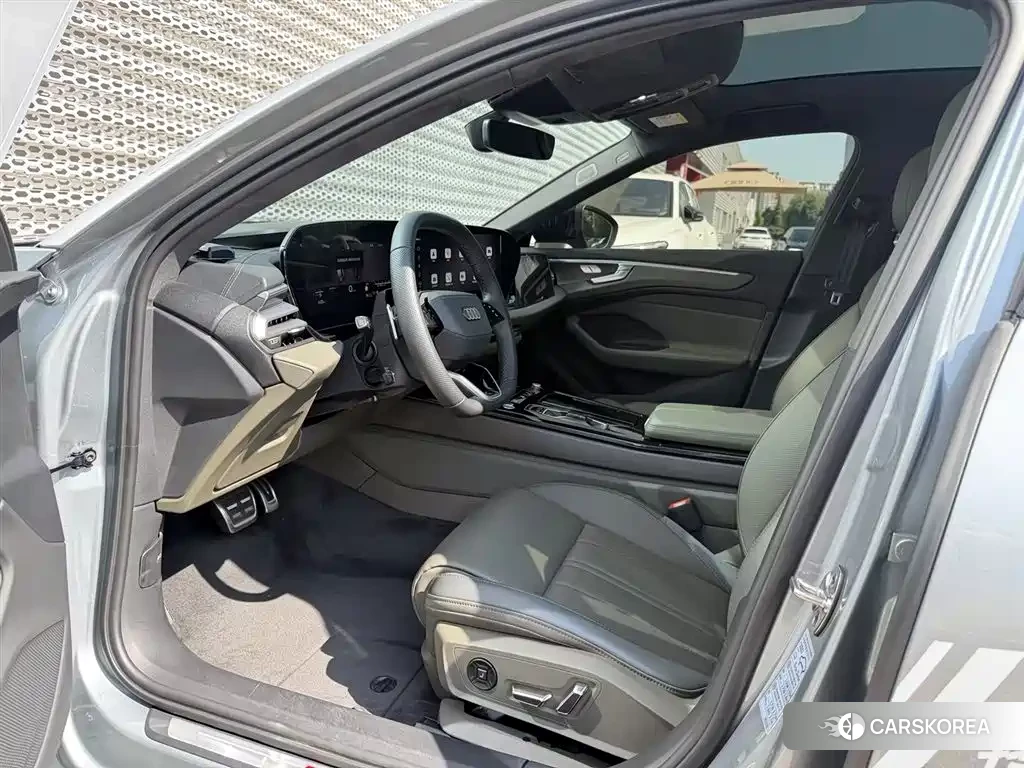 Audi A6L id 4680544 из Китая 21