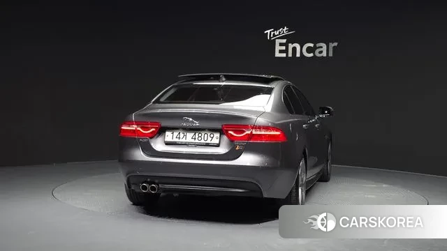 Jaguar XE id 3754189 из Кореи 14
