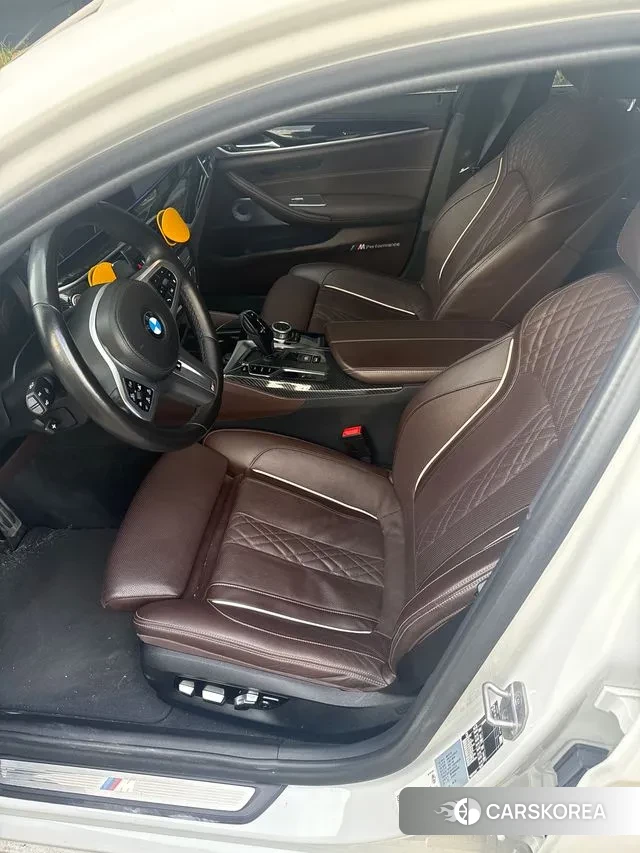 BMW 5 Series (G30) 2022 Белый из Кореи, фото 4