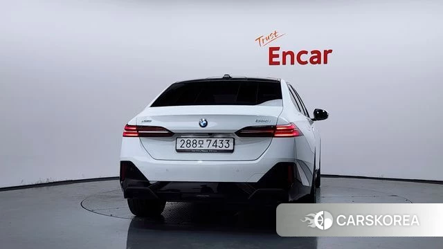 BMW 5 Series (G60) id 4622846 из Кореи 14