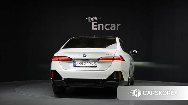 BMW 5 Series (G60) id 4194331 из Кореи 14