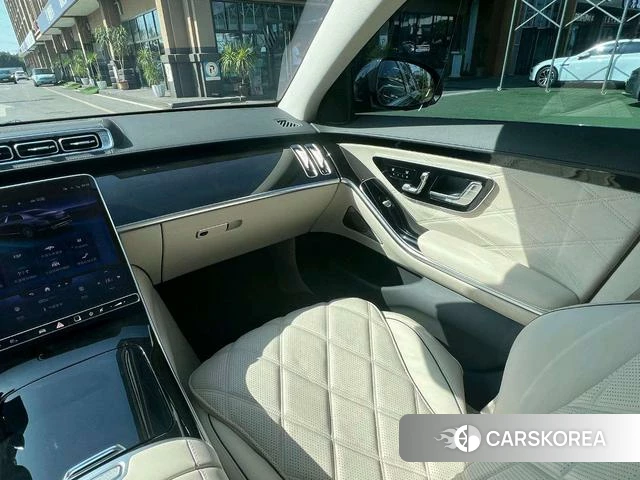 Mercedes-Benz Maybach S-class 2023 Черный из Китая, фото 4