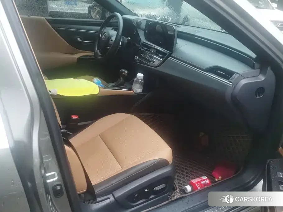 Lexus ES id 4576381 из Китая 10