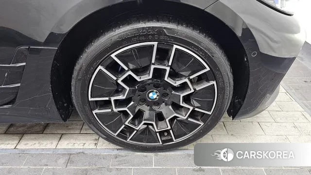 BMW i4 id 3644381 из Кореи 14