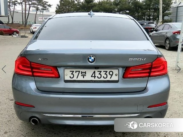 BMW 5 Series (G30) id 3899537 из Кореи 14