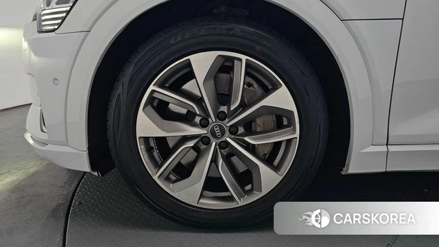 Audi e-Tron id 3911286 из Кореи 14