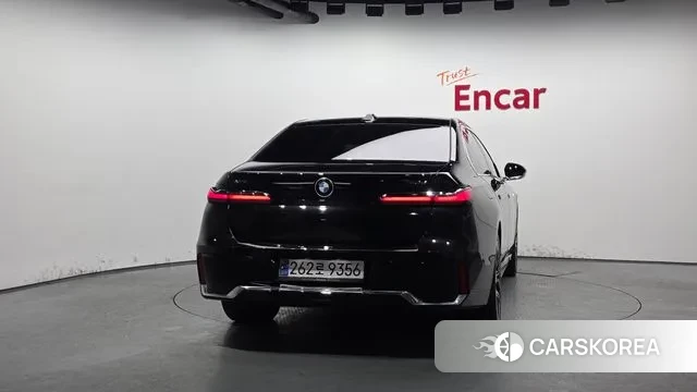 BMW 7 Series (G70) id 3684476 из Кореи 14