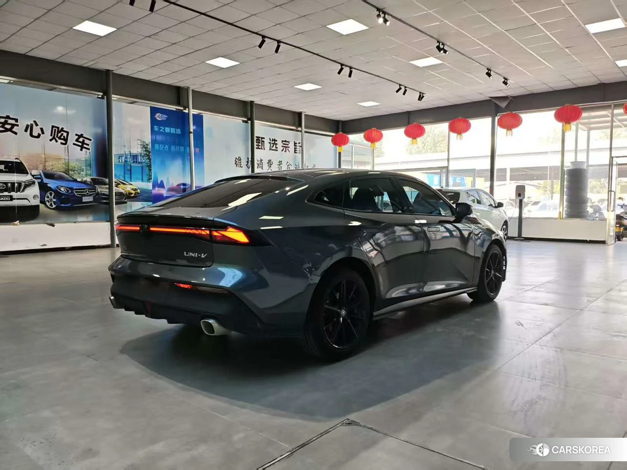 Chang'an UNI-V 2023 Темно-серый из Китая, фото 4