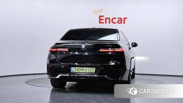 BMW 7 Series (G70) id 3896428 из Кореи 14