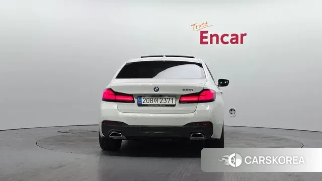 BMW 5 Series (G30) id 3545056 из Кореи 14