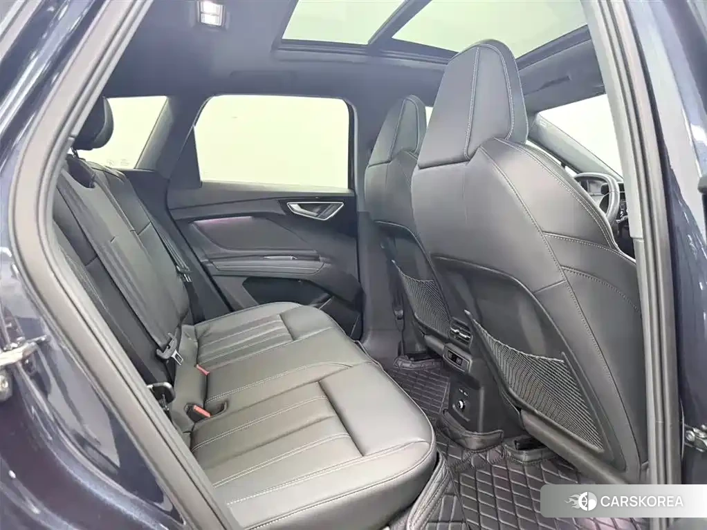 Audi Q4 2025 Silver/gray из Китая, фото 4
