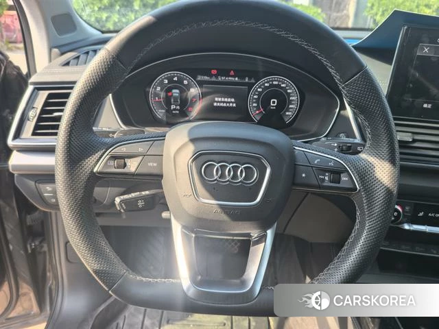Audi Q5L 2022 Темно-серый из Китая, фото 5