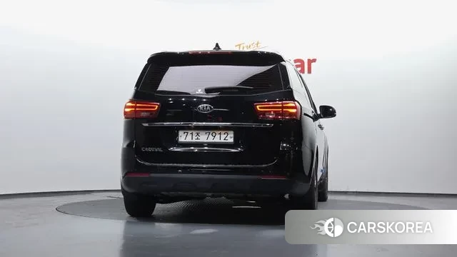 Kia The New Carnival id 3779138 из Кореи 14