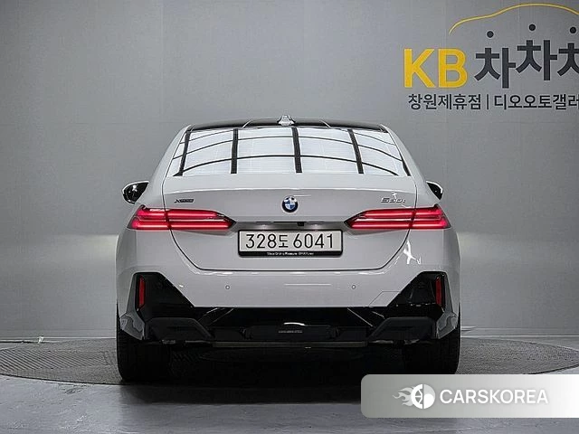 BMW 5 Series (G60) id 4493403 из Кореи 14