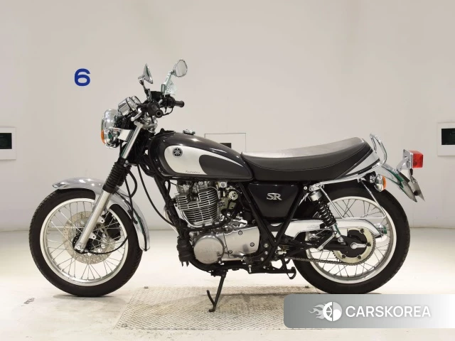 Проданный Yamaha SR400 2021 из Японии