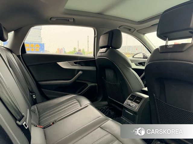 Audi A4L 2023 Темно-серый из Китая, фото 4